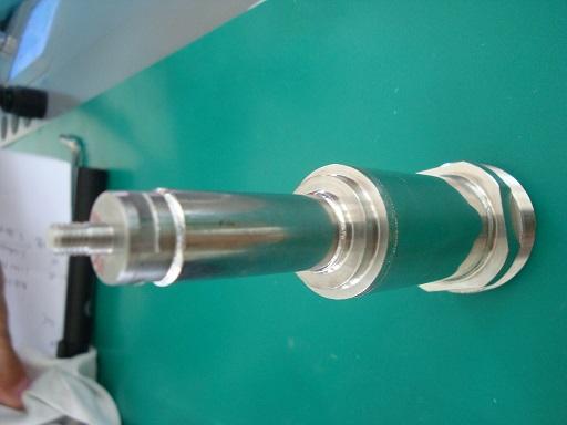 soldador redondo do laser da fibra da tubulação 500W, soldadura de alta freqüência da rotação da linha central da máquina de soldadura 4