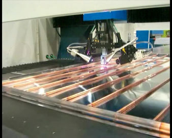 China Máquina de soldadura do laser da fibra do painel solar com 2 cabeças de soldadura do laser fornecedor